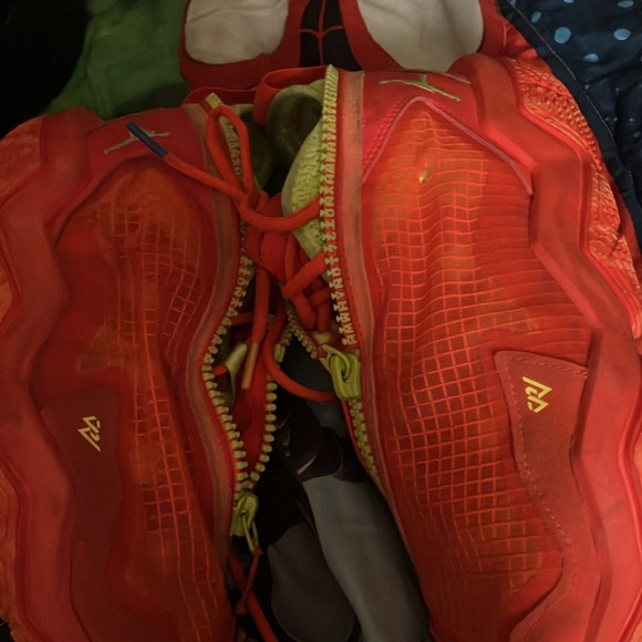 Jordan WhyNot size 9.5 mens - Picture 4 of 4